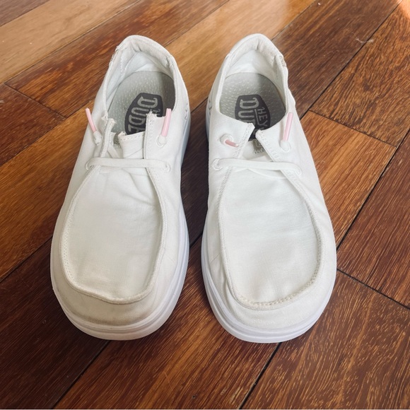 HEY DUDE WENDY RISE SNEAKER in SPARKLE WHITE Sz 5 - Picture 3 of 12